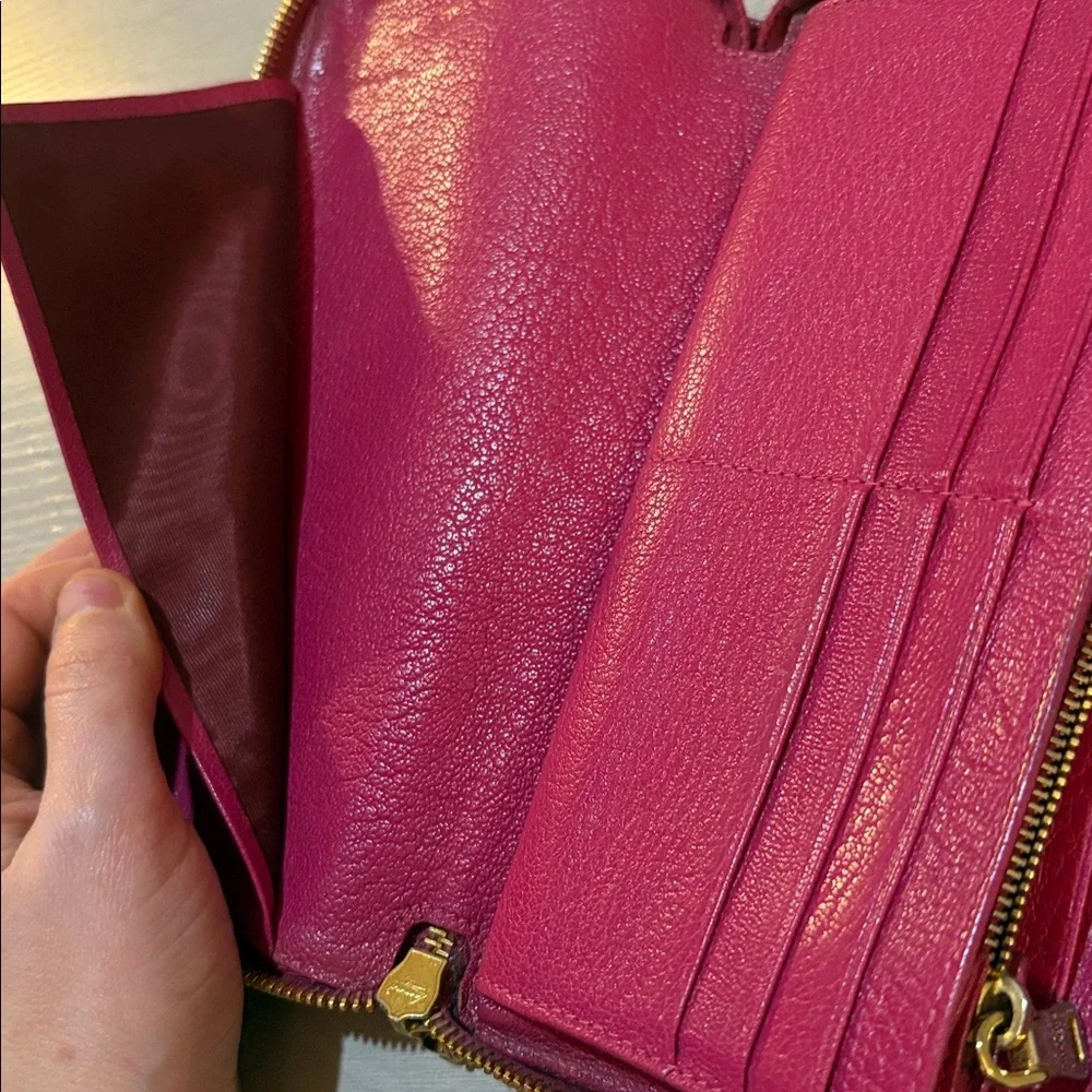 Miu‎ Miu Fuchsia Leather large Wallet 8.5